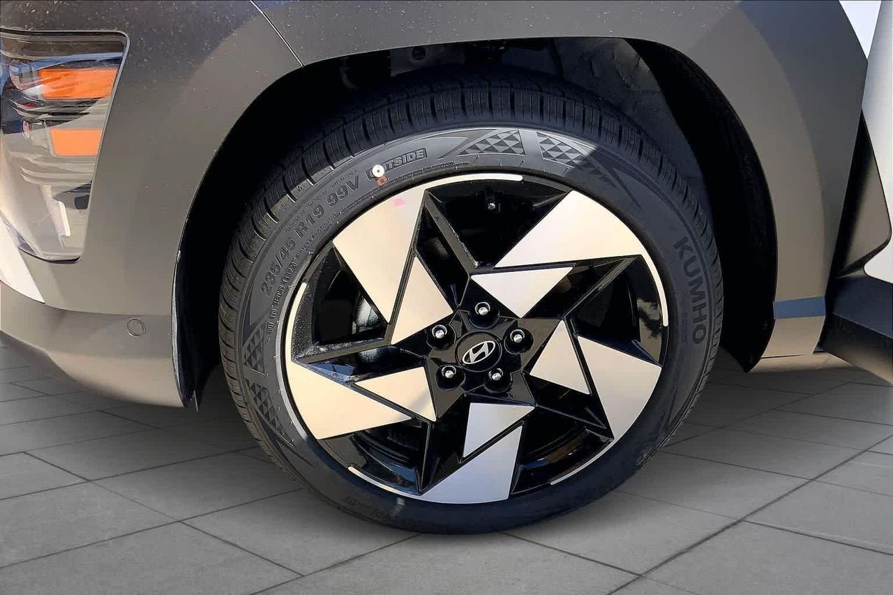 2026 Hyundai Kona Limited - Photo 11