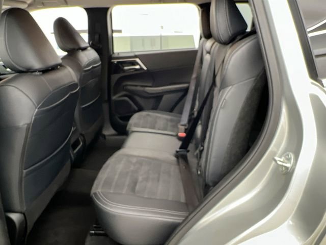 2024 Mitsubishi Outlander SE - Photo 11