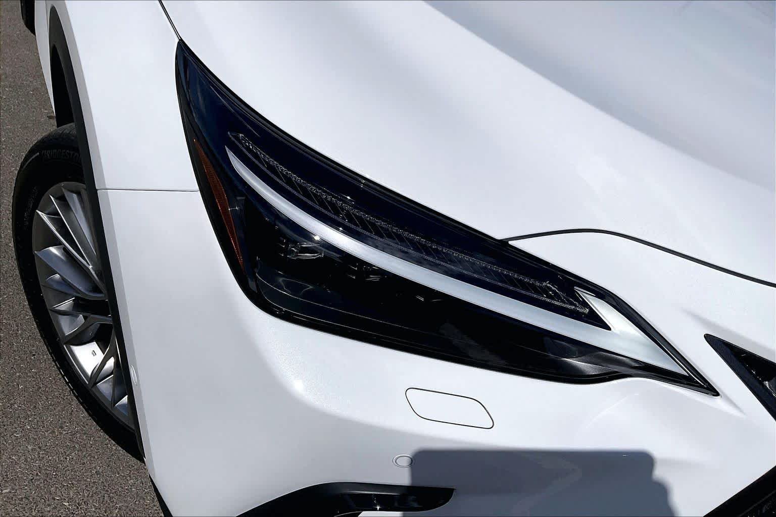 Used 2026 WHITE NOVA GLASS FLAKE Lexus Luxury image 26