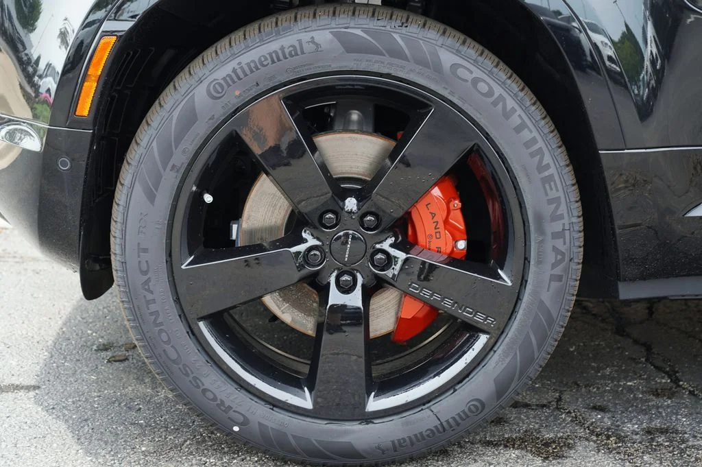 New 2026 Santorini Black Land Rover X image 8