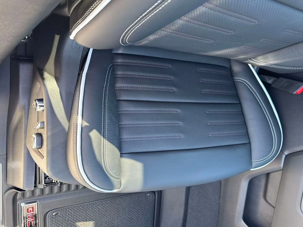 New 2026 Summit White GMC AT4X image 19