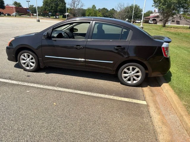 Used 2011 Black Nissan 2.0 SL image 13