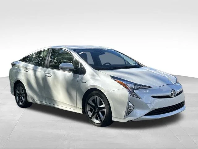 Used 2016 White Toyota Three Touring image 7
