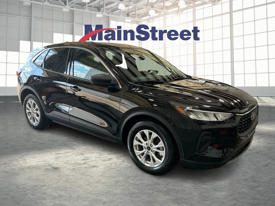 Used 2023 Black Ford Active image 7