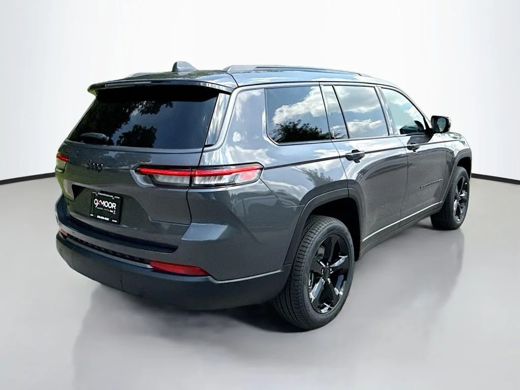 New 2026 Baltic Gray Metallic Clearcoat Jeep Limited image 4
