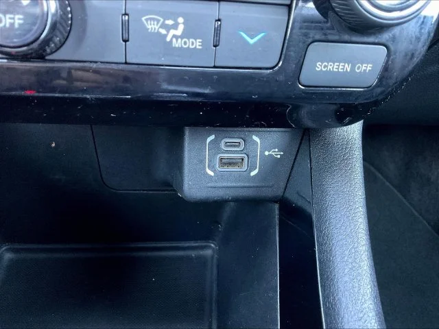 Used 2024 Silver Jeep Limited image 18