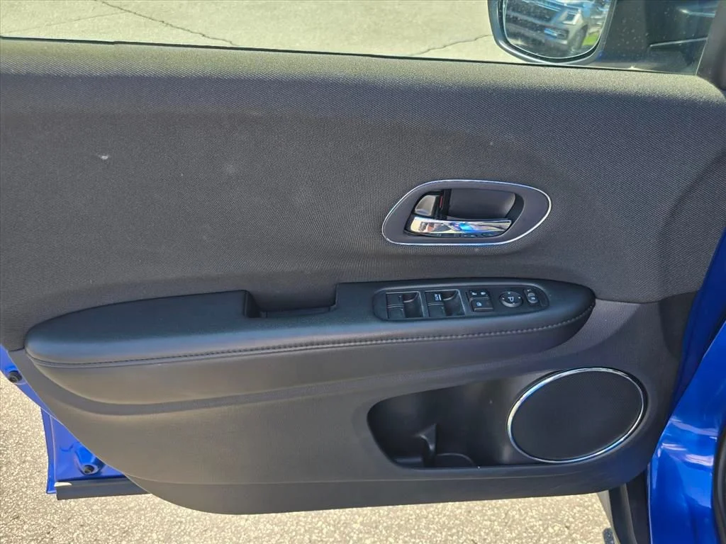 Used 2021 Silver Honda EX image 11