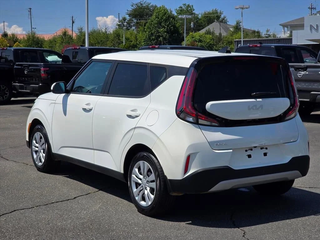Used 2024 White Kia LX image 24