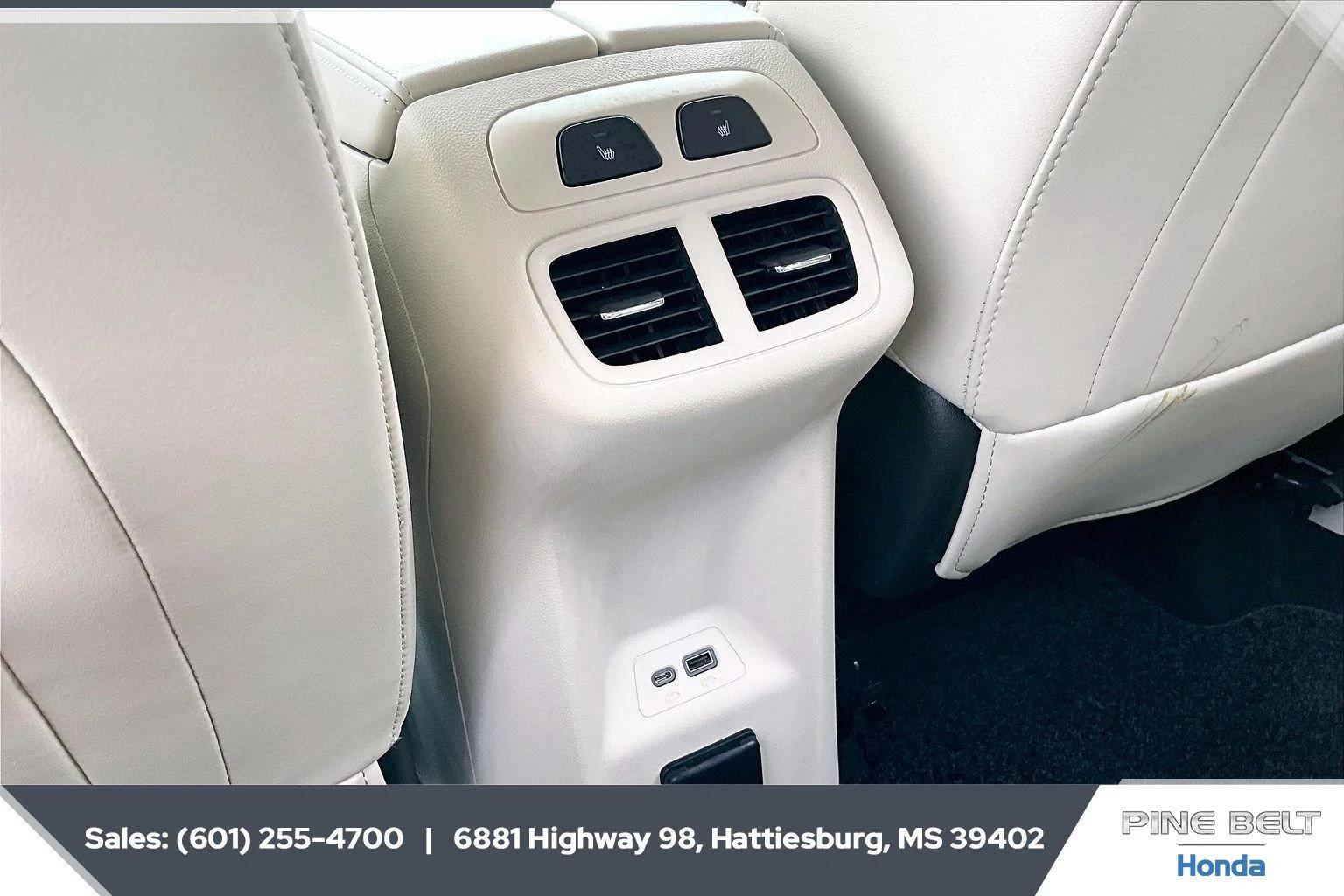 Used 2023 White Frost Tricoat Buick Avenir image 25