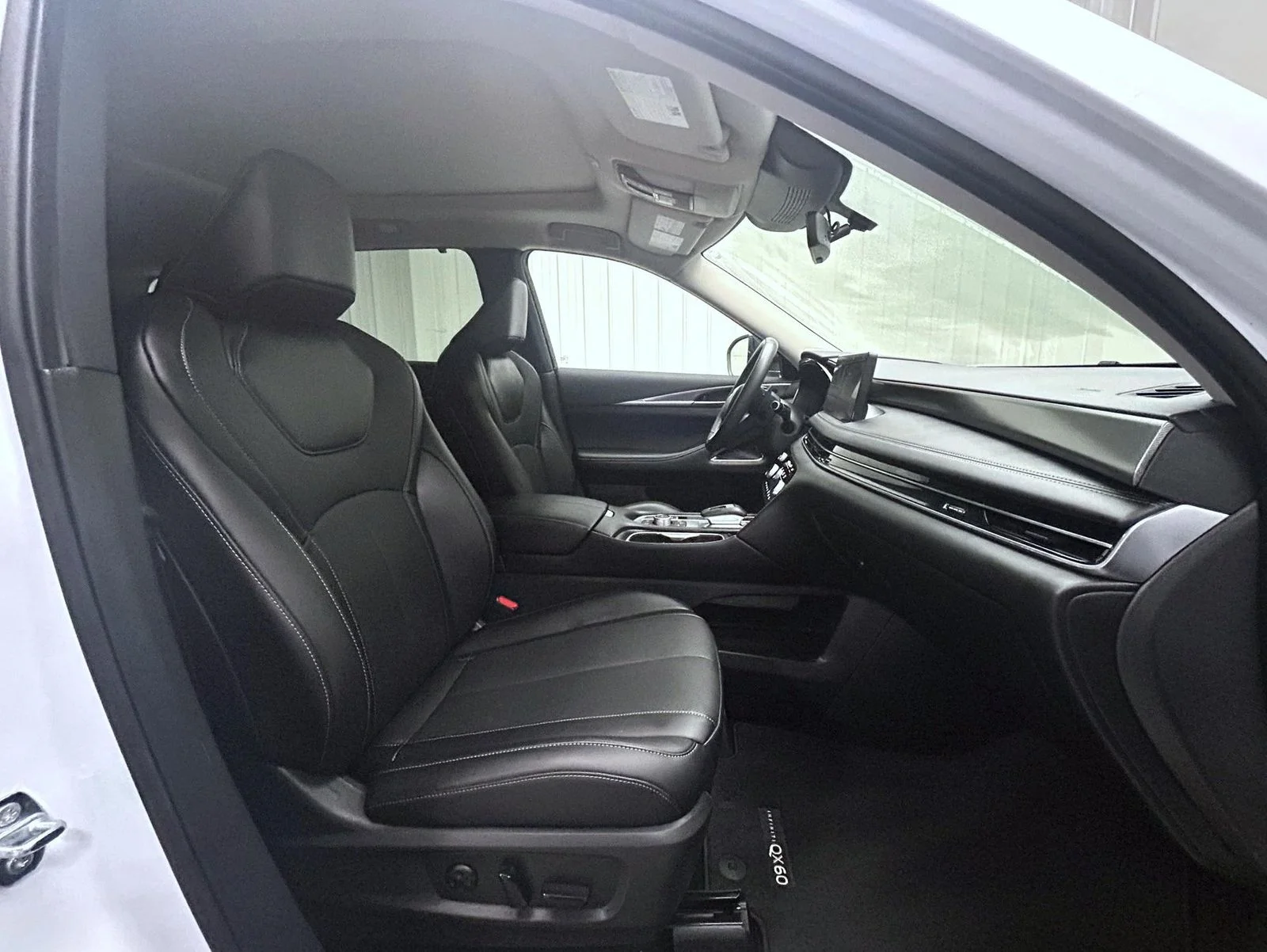 Used 2026 White INFINITI LUXE image 15