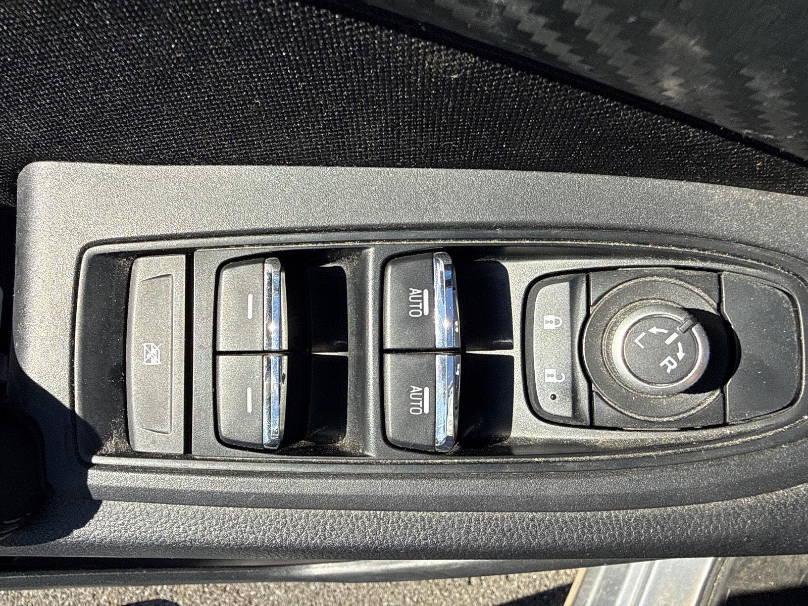 Used 2024 Ice Silver Metallic Subaru Base image 15