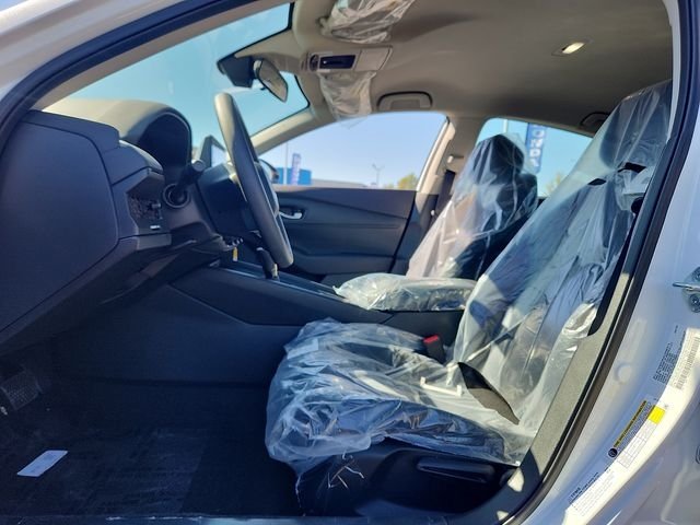 New 2026 Platinum White Pearl Honda LX image 13