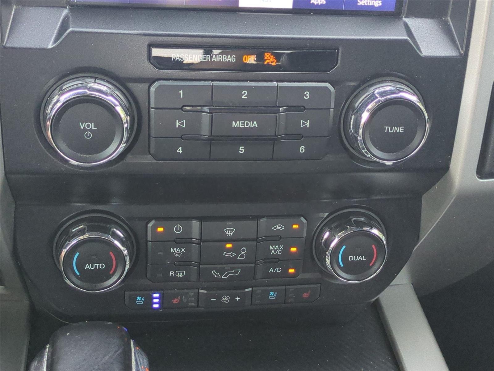 Used 2020 Agate Black FORD LARI image 28