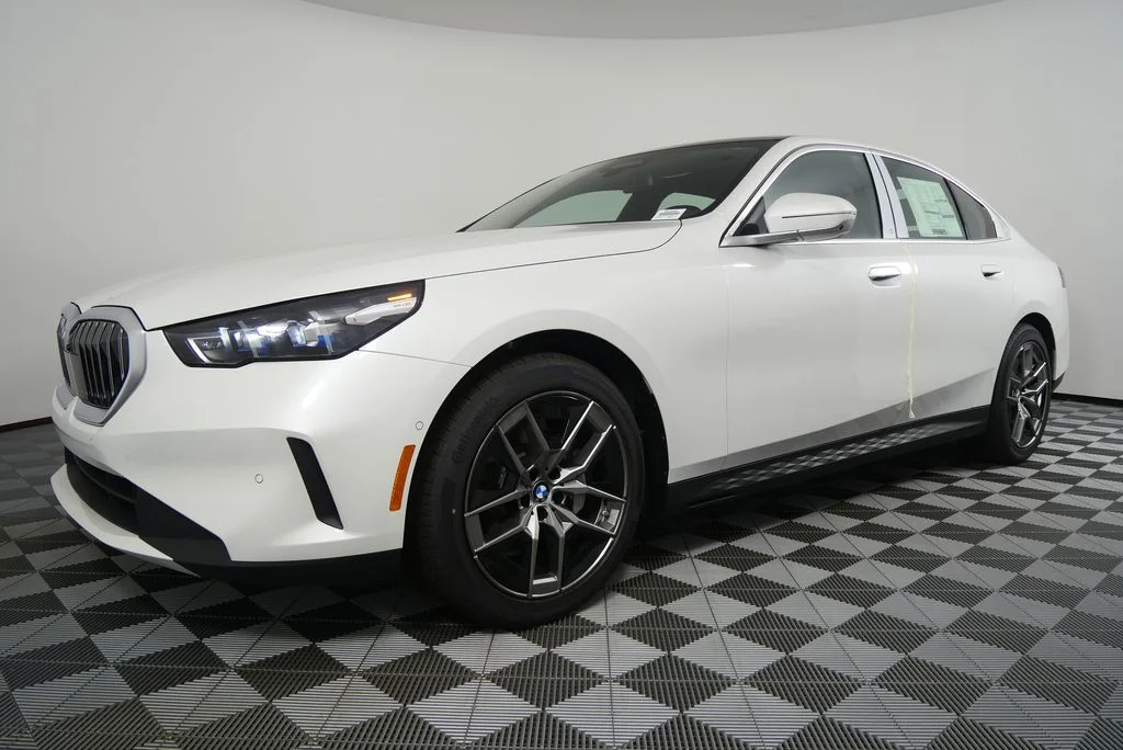 2026 BMW 5 Series 530i - Photo 7