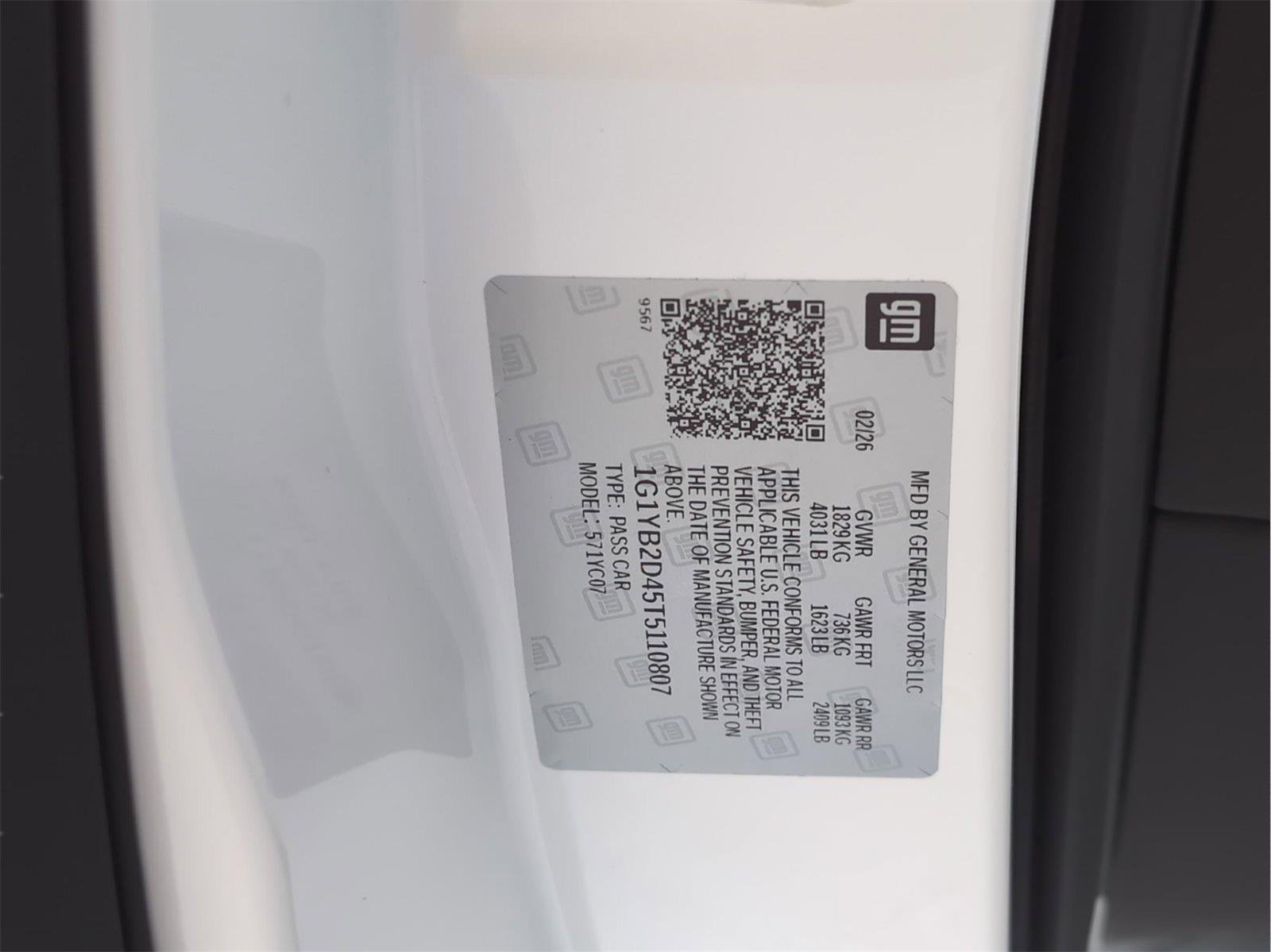 New 2026 Arctic White Chevrolet 2LT image 32