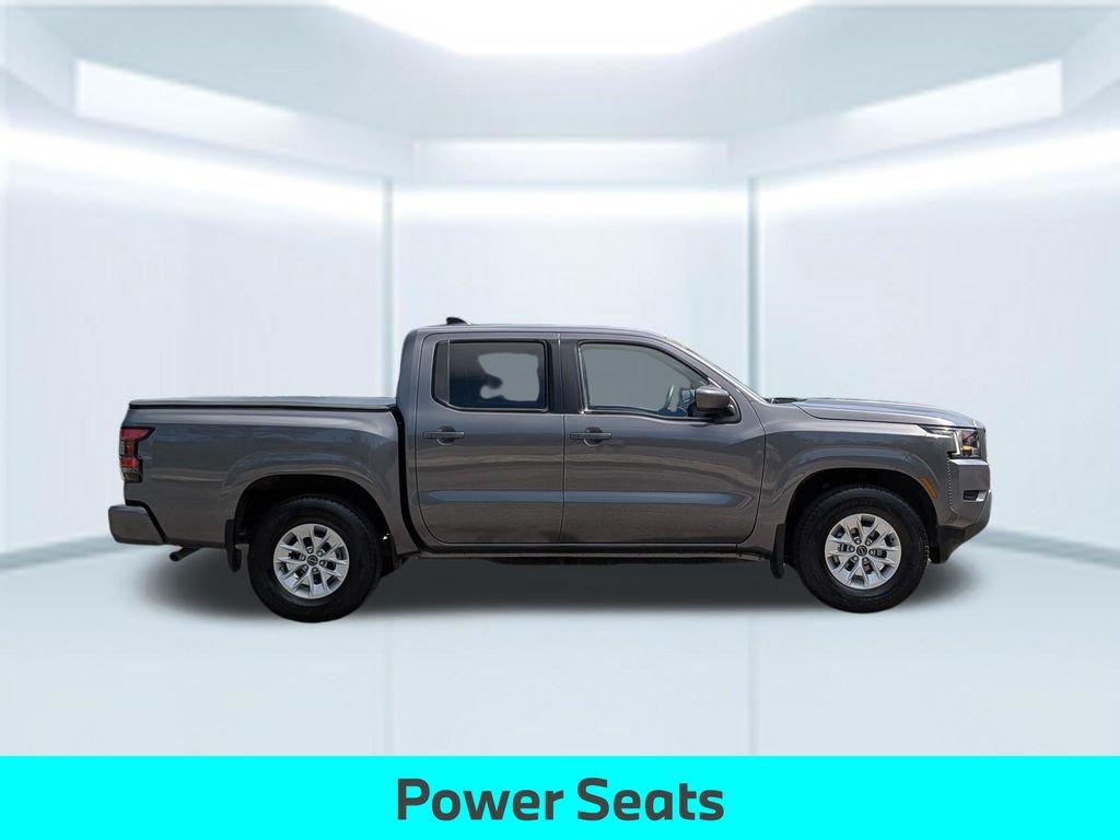 Used 2024 Gray Nissan SV image 9