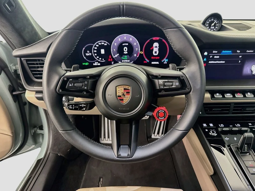 Used 2025  Porsche Carrera 4 GTS image 10