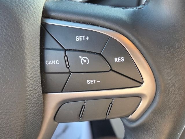 Used 2020 White Jeep Laredo E image 23