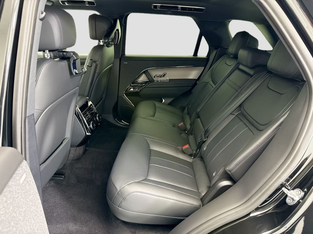 New 2026 Santorini Black Land Rover Dynamic SE image 20