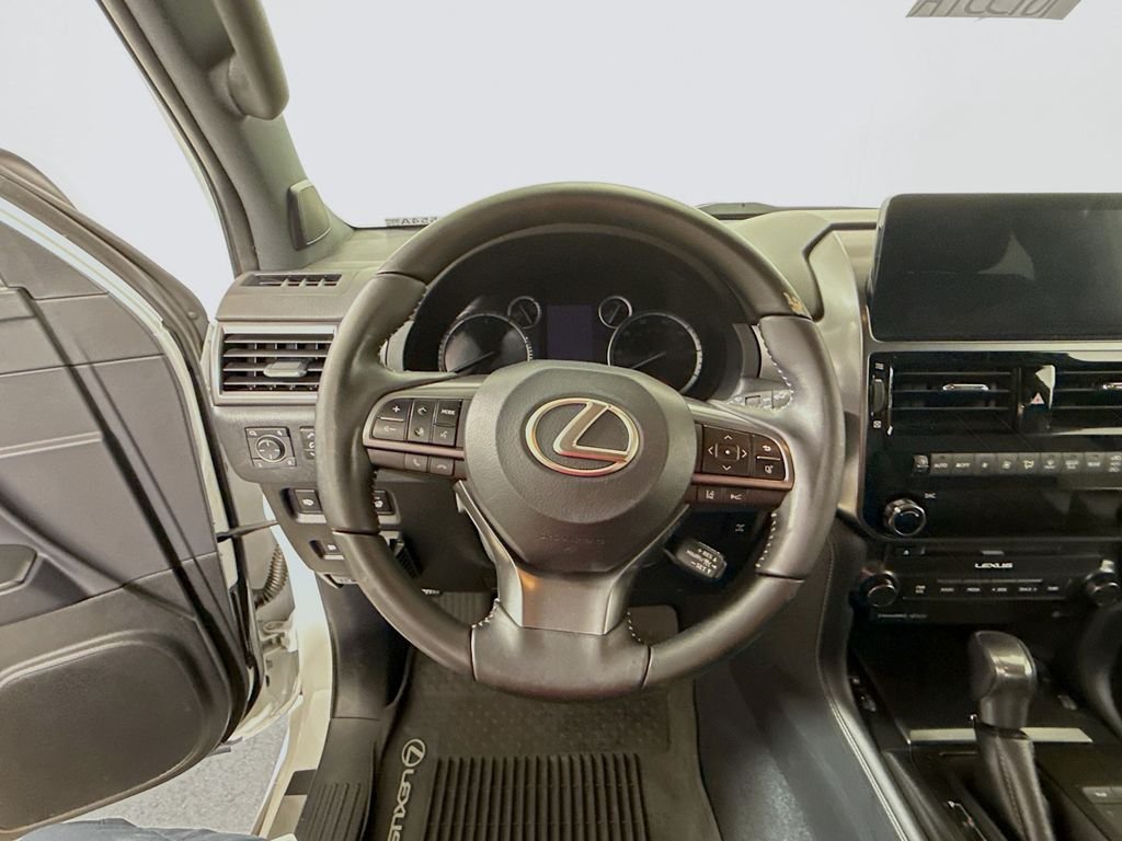Used 2022 Starfire Pearl Lexus Base image 12