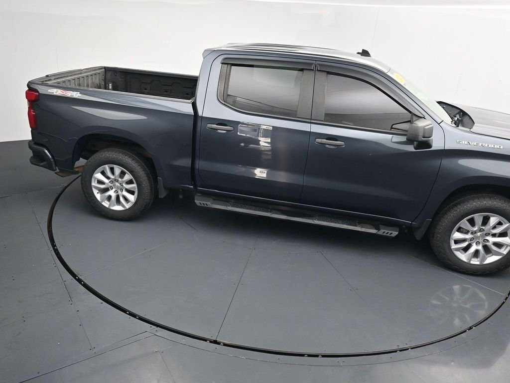 Used 2021 Gray Chevrolet Custom image 29
