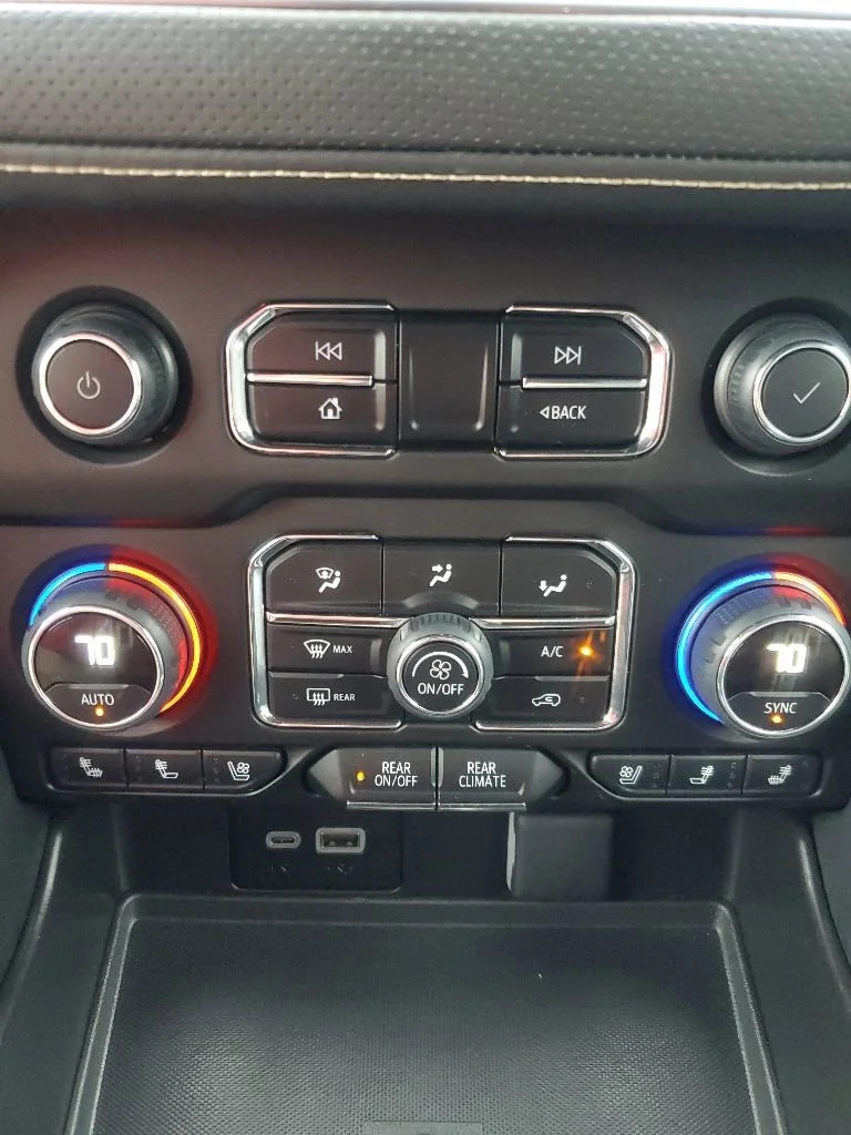 Used 2024 Summit White Chevrolet Premier image 28