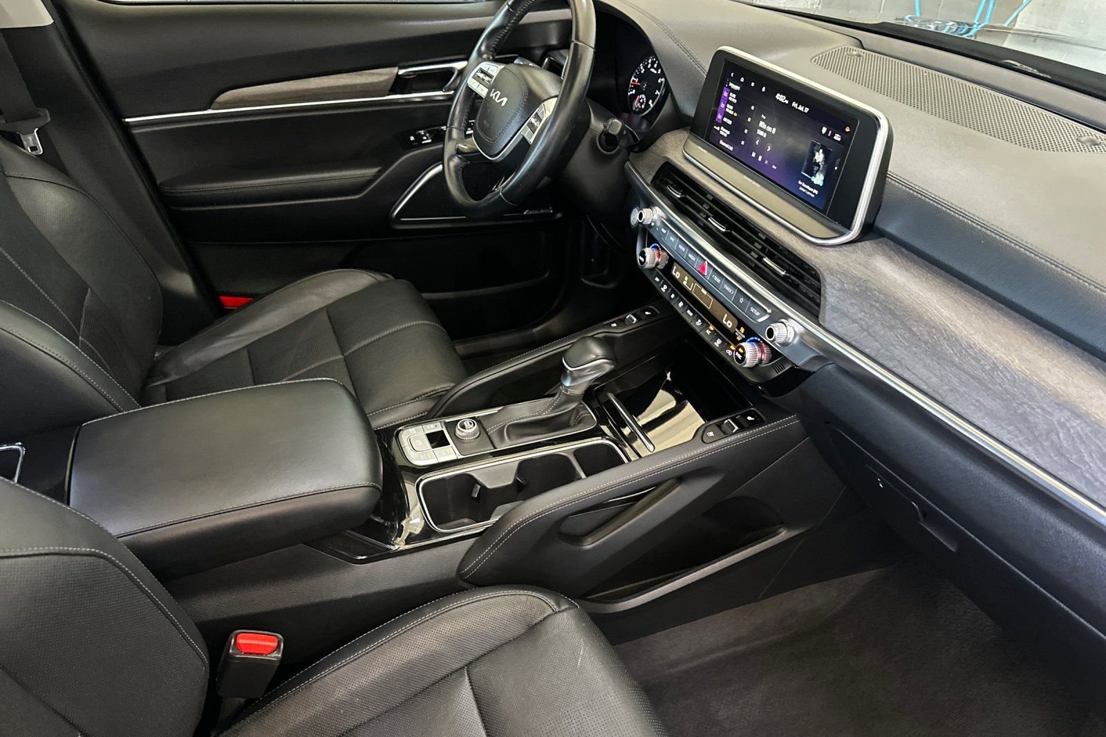 Used 2022 Black Kia SX image 18