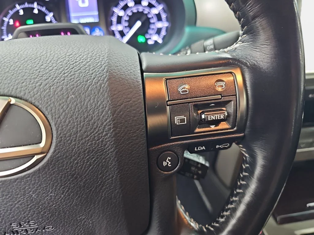 Used 2017 White Lexus 460 Luxury image 20