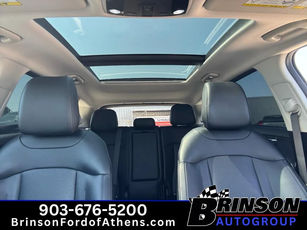 Used 2023 Dawning Red Kia SX image 31