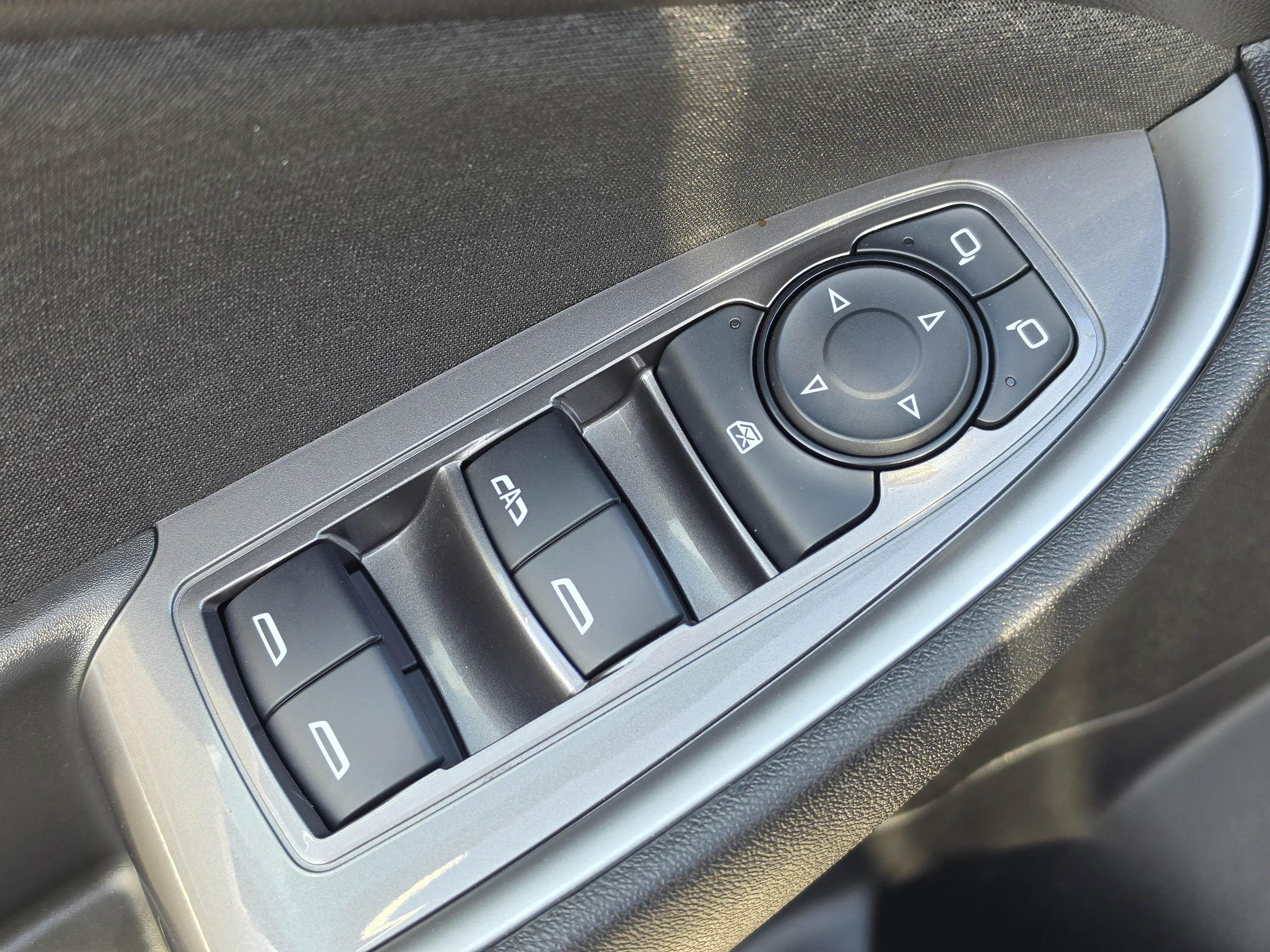 Used 2025 Lakeshore Blue Metallic Chevrolet LT image 22