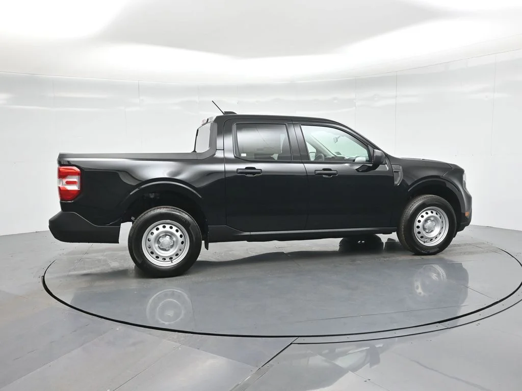 Used 2025 Black Ford XL image 25