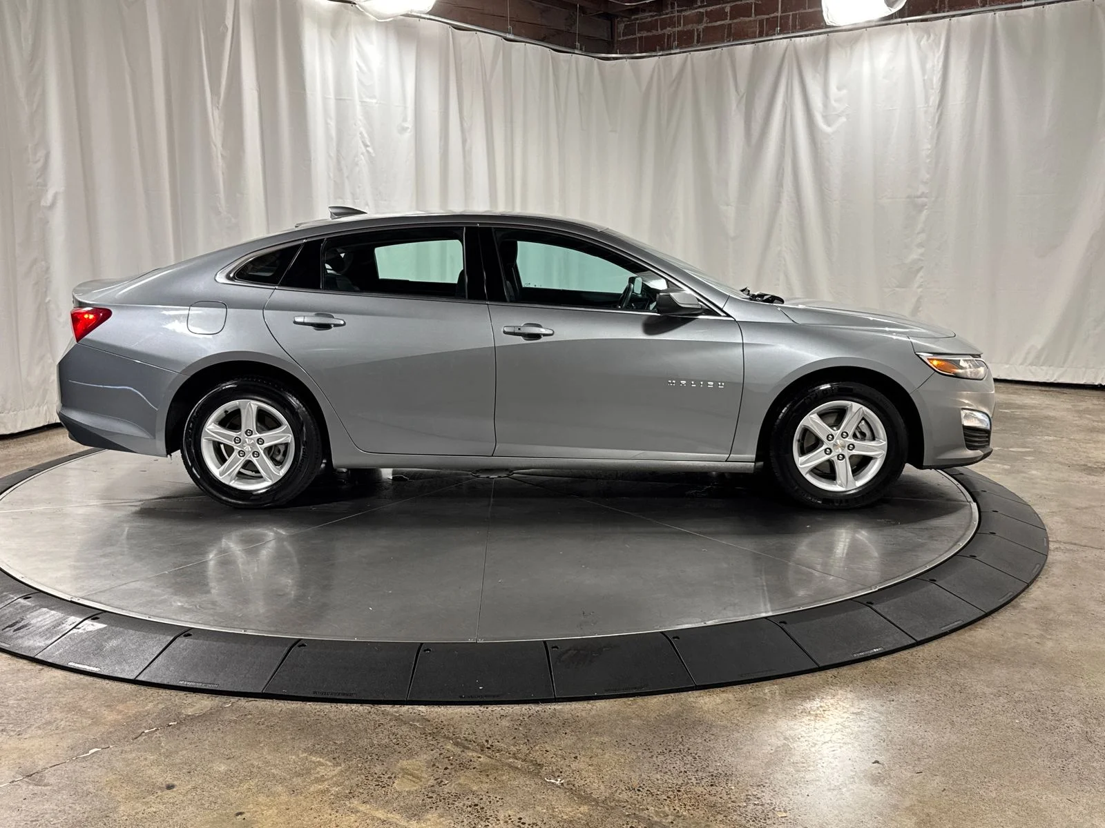 Used 2023 Sterling Gray Metallic Chevrolet LT 1LT image 9
