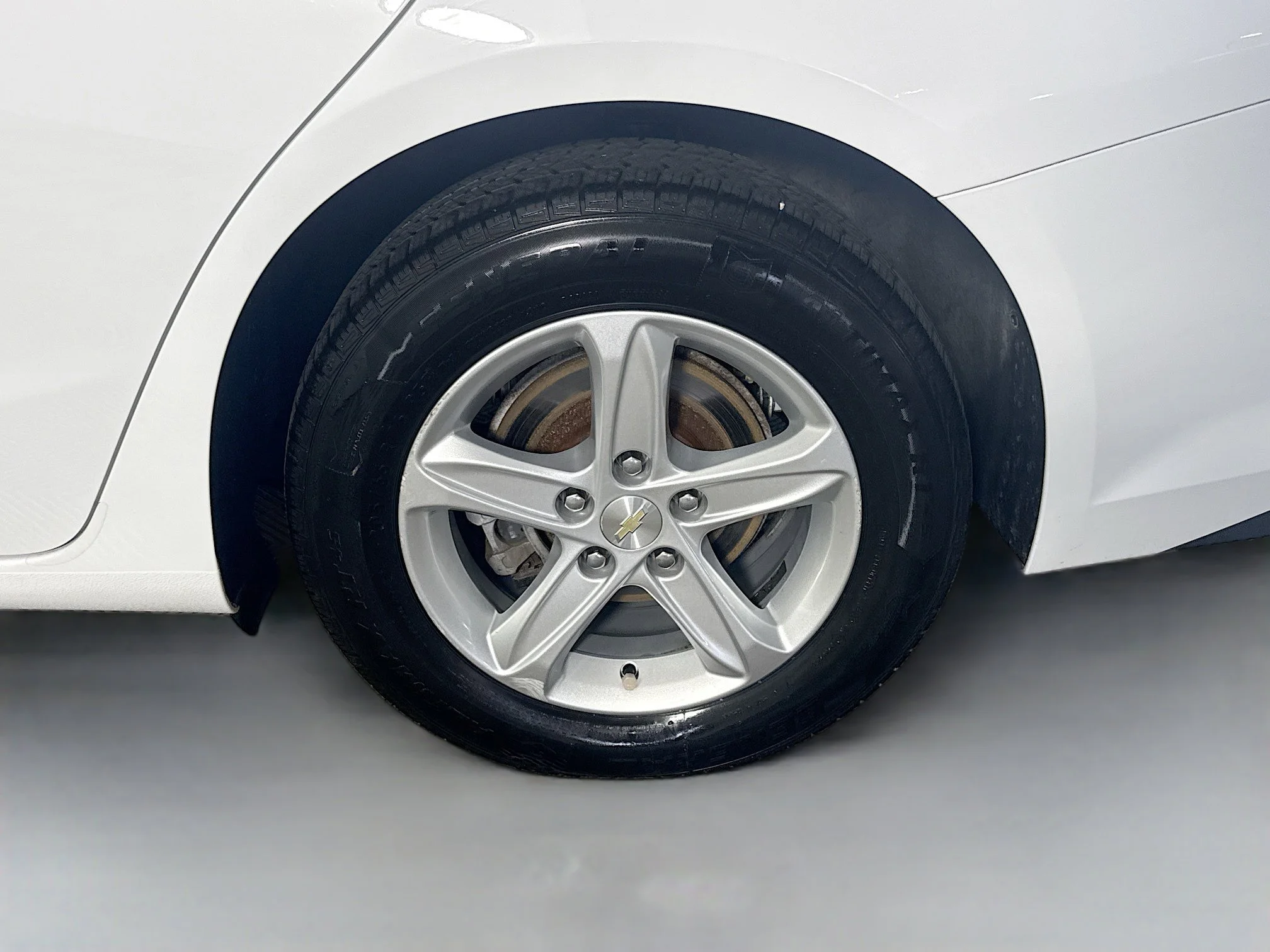 Used 2019 Summit White Chevrolet LS image 33