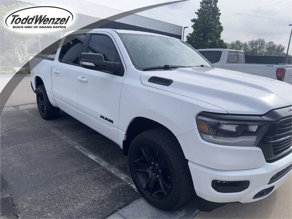 2021 RAM 1500 Big Horn/Lone Star 4x4 Crew Cab 5'7's photo