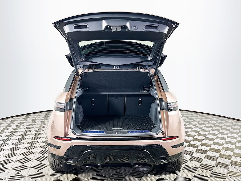 New 2026 Corinthian Bronze LAND ROVER  image 28