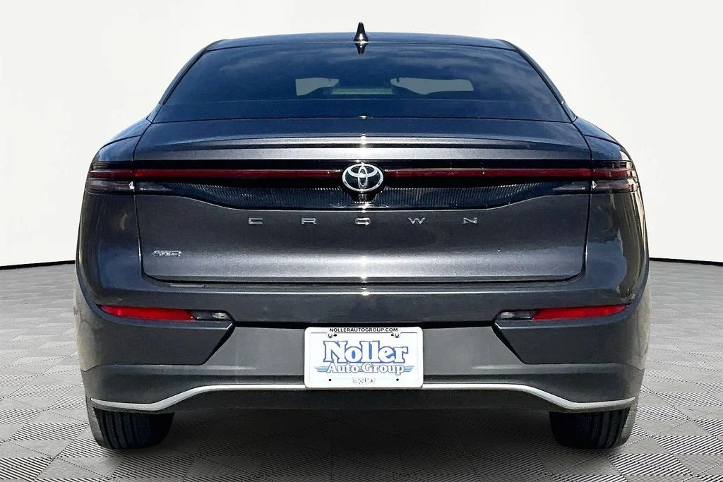 Used 2023 Gray Toyota XLE image 3