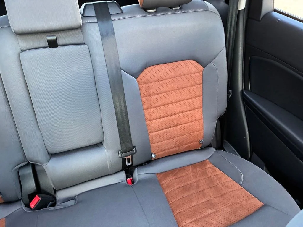 Used 2018 Shadow Black Ford SEL image 15
