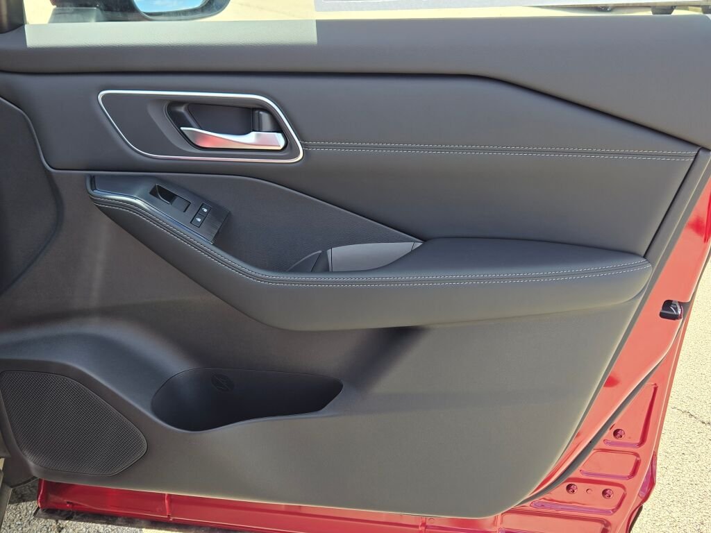 New 2026 Scarlet Ember Tintcoat Nissan Platinum image 7