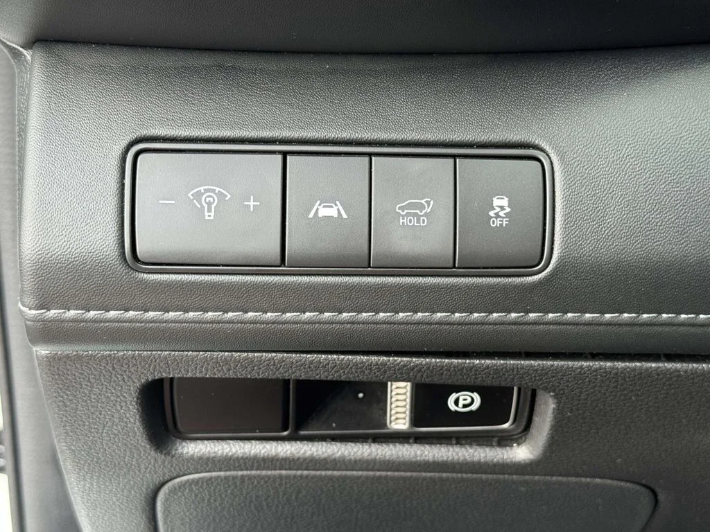 Used 2022 Gray Hyundai SEL image 28