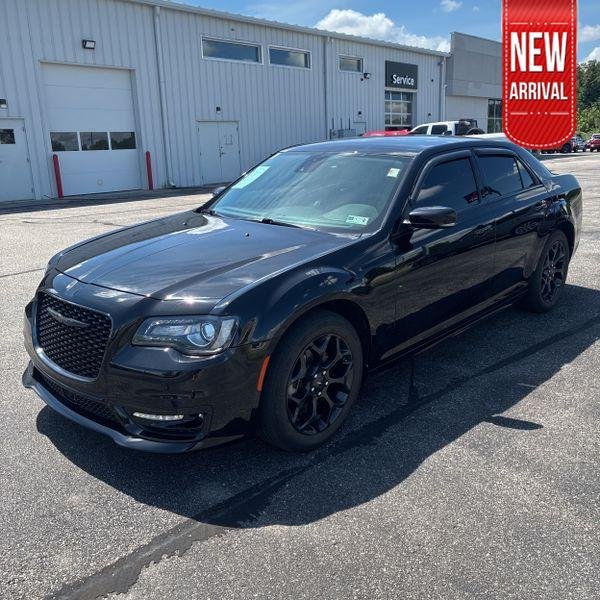 Used 2022 Gloss Black Chrysler Touring L image 1