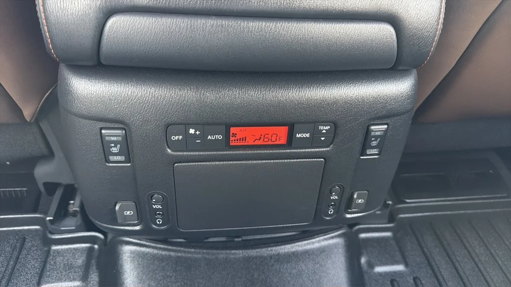 Certified Used 2020 Super Black Nissan Platinum image 21