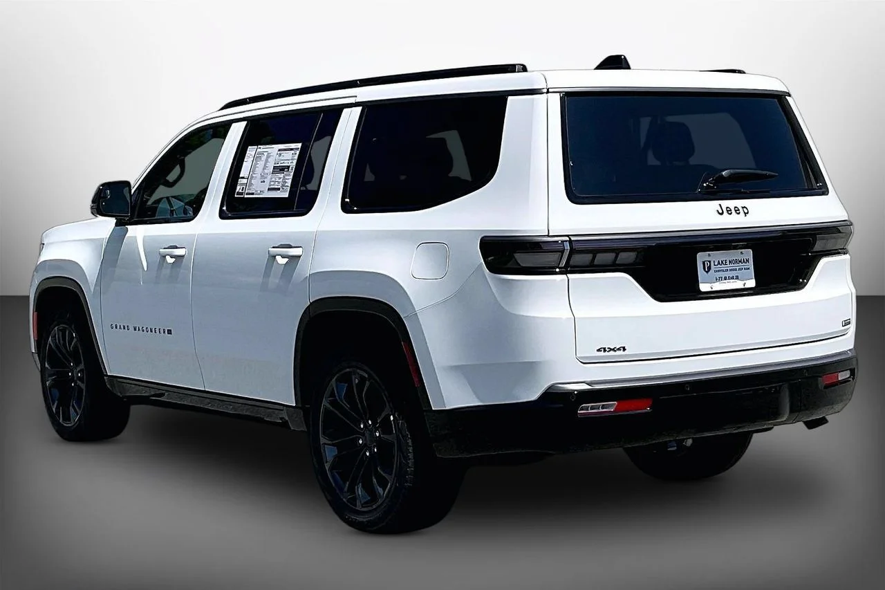 New 2026 Bright White Clearcoat Jeep Summit Reserve image 6