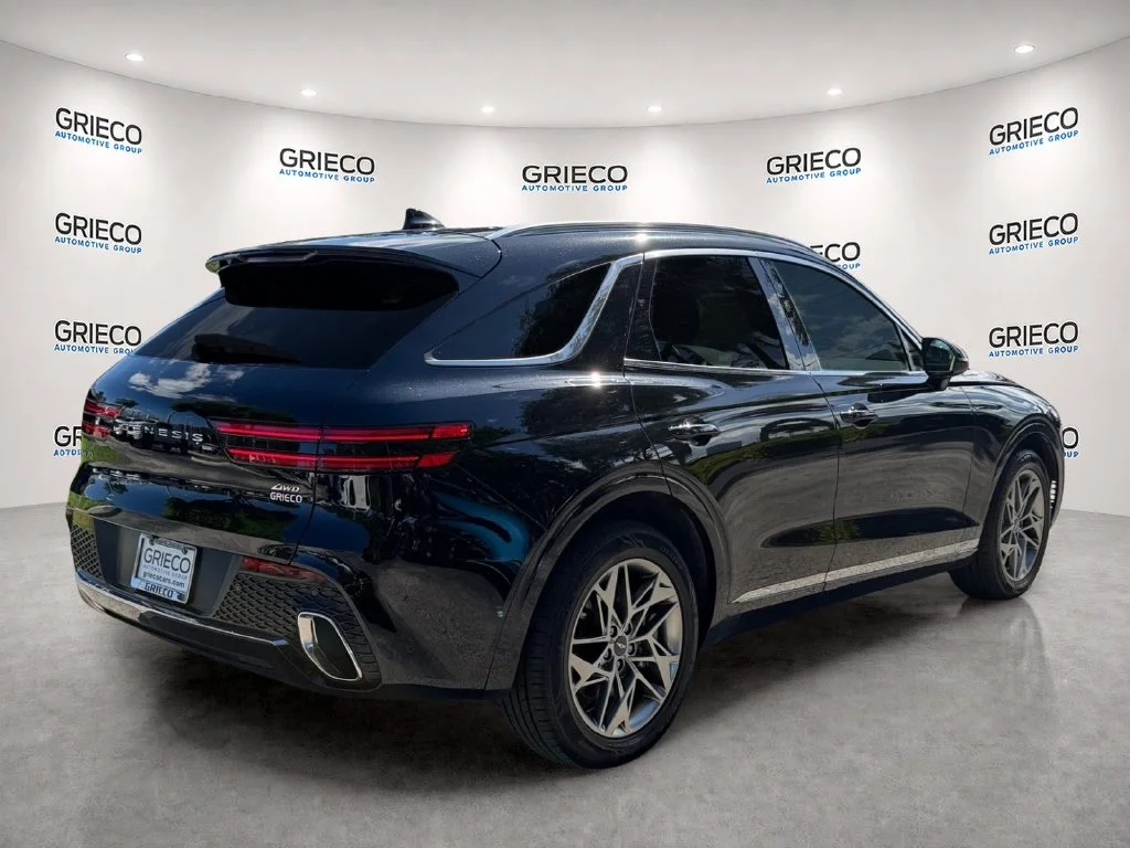 Used 2025 Black Genesis 2.5T image 7