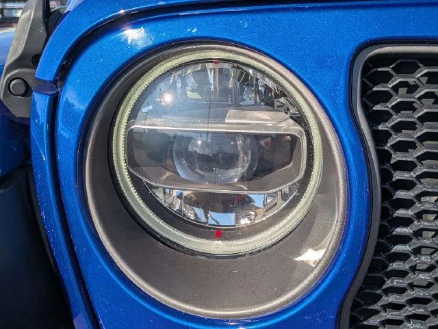 Certified Used 2020 Ocean Blue Metallic Jeep Unlimited Rubicon image 10