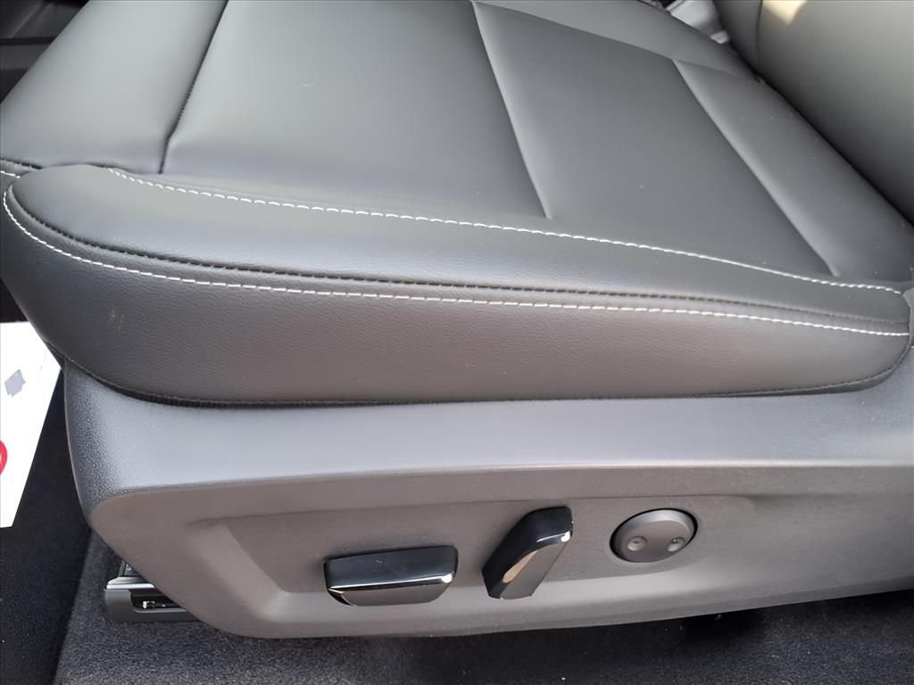 2025 Nissan Murano SV - Photo 15