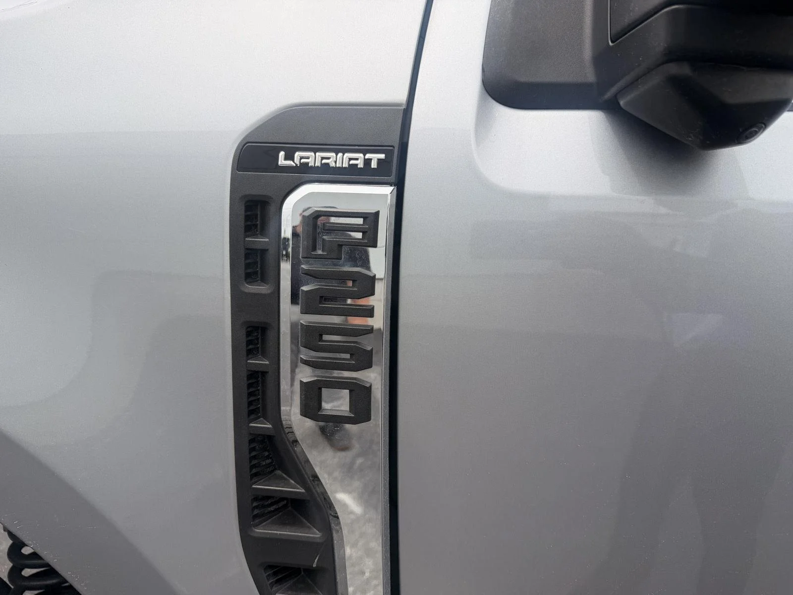 Used 2024 Iconic Silver Metallic Ford LARIAT image 3