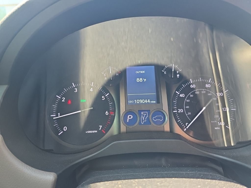 Used 2017  Lexus 460 image 24