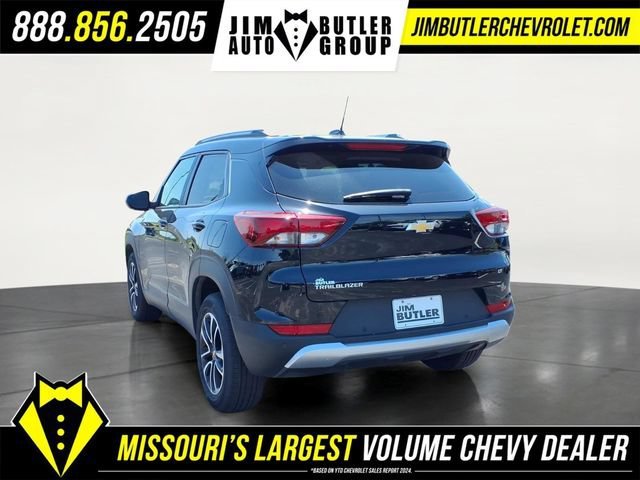 New 2026 Mosaic Black Metallic Chevrolet LT image 2