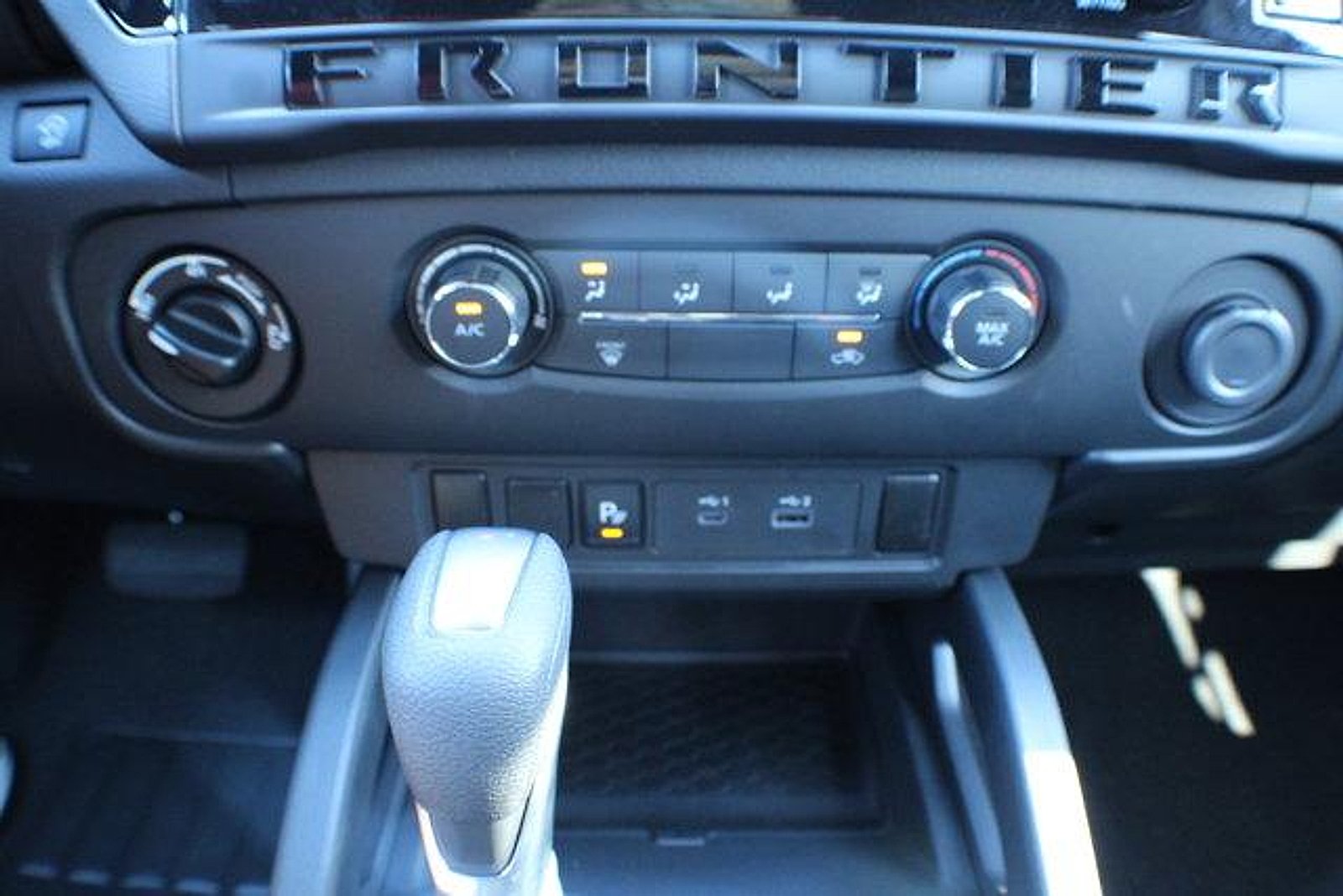 2026 Nissan Frontier SV - Photo 7