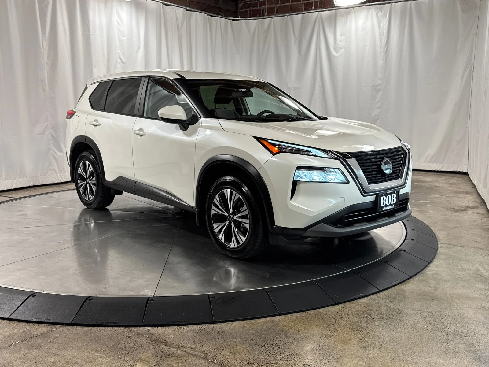 Used 2023 Pearl White Nissan SV image 10